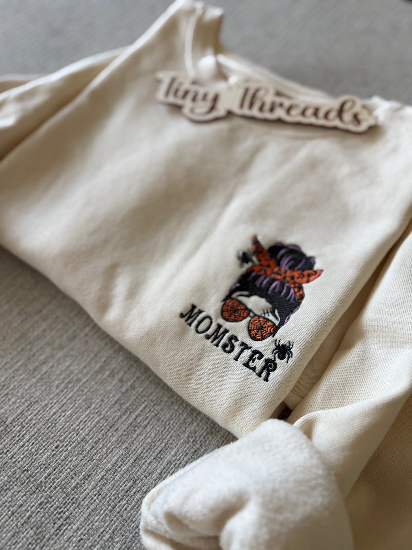 MOMSTER Crewneck